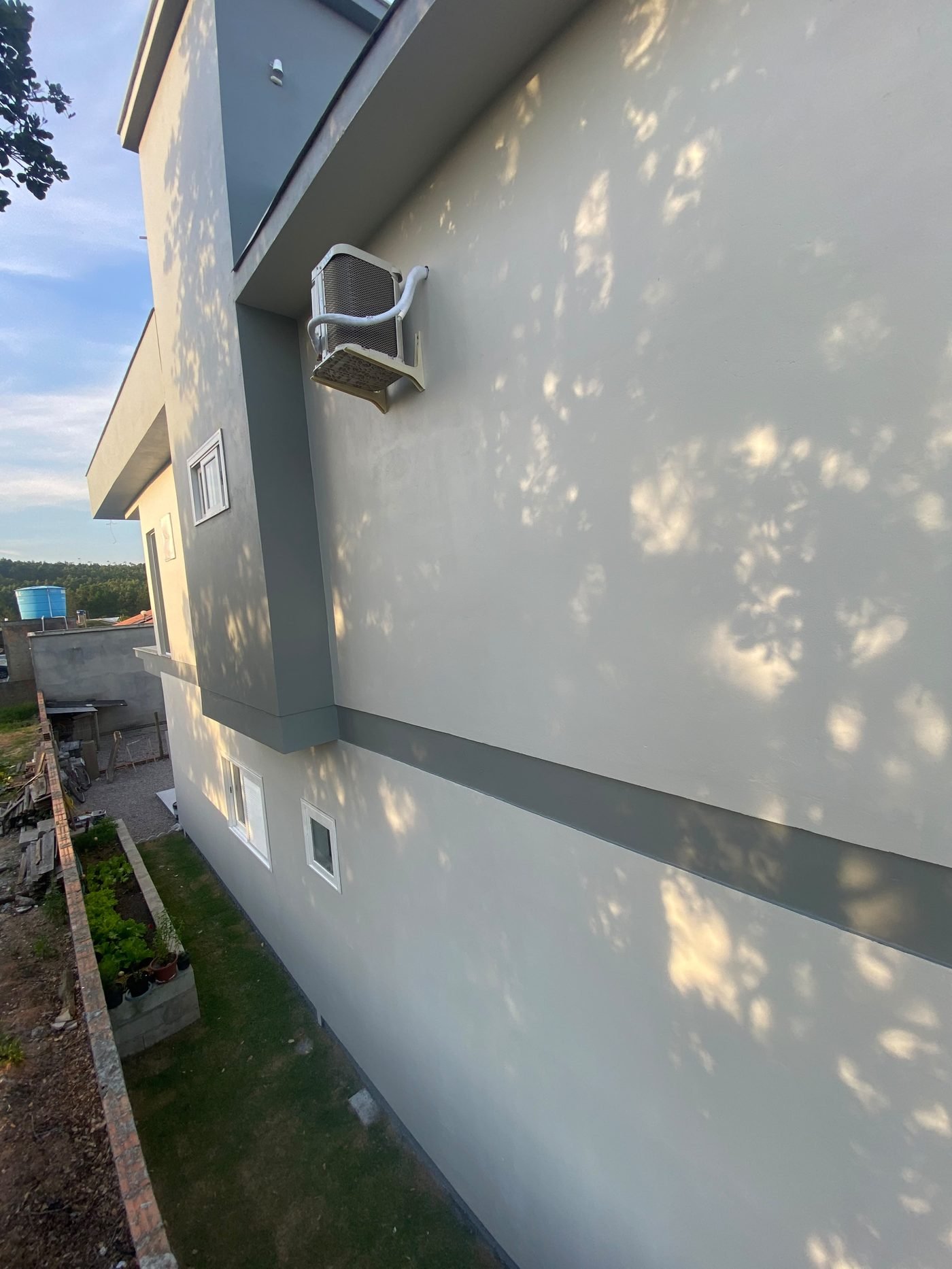 Lateral de sobrado pintada